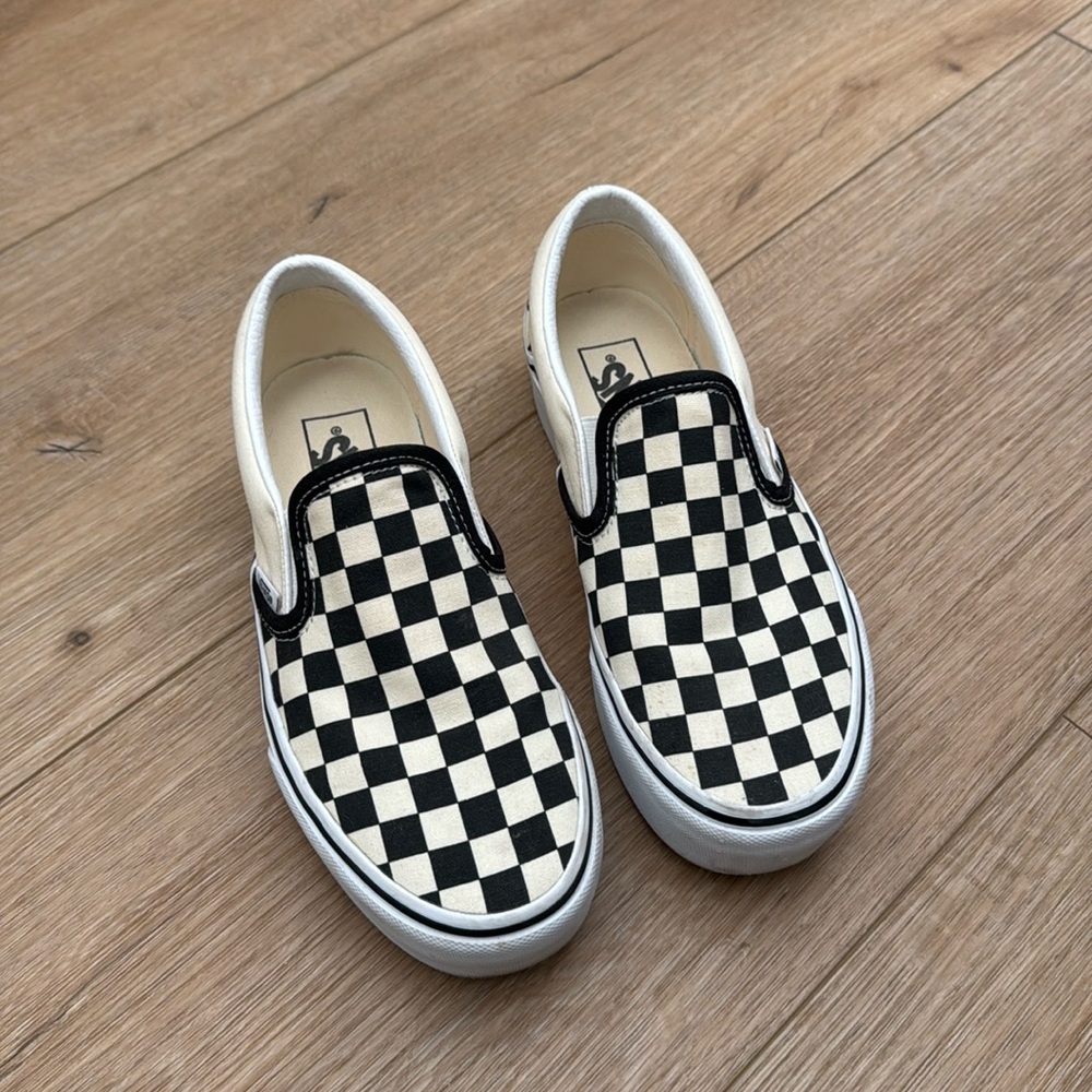 Vans Platforn Checker Slip Ons